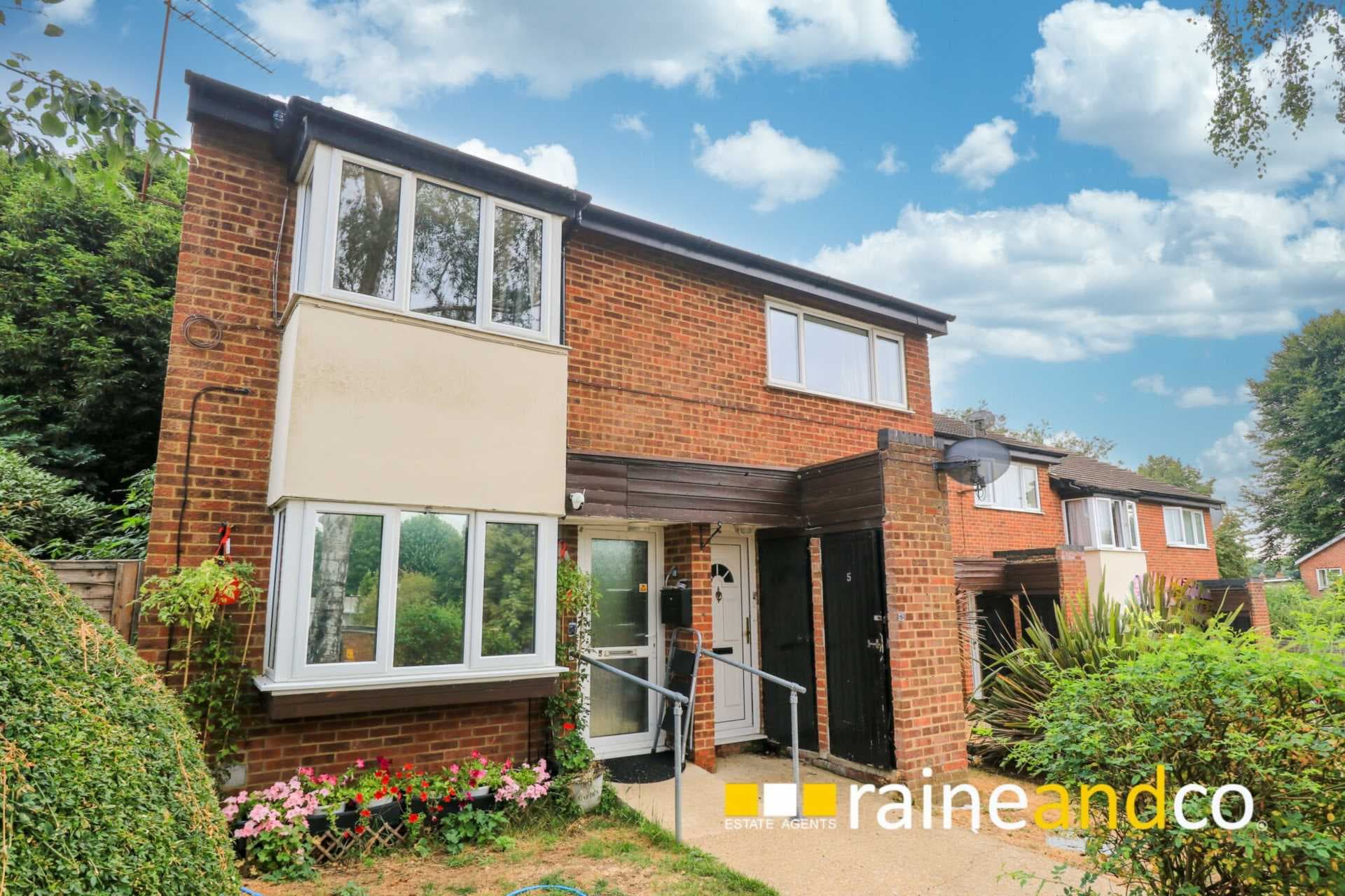 Lane End, Hatfield