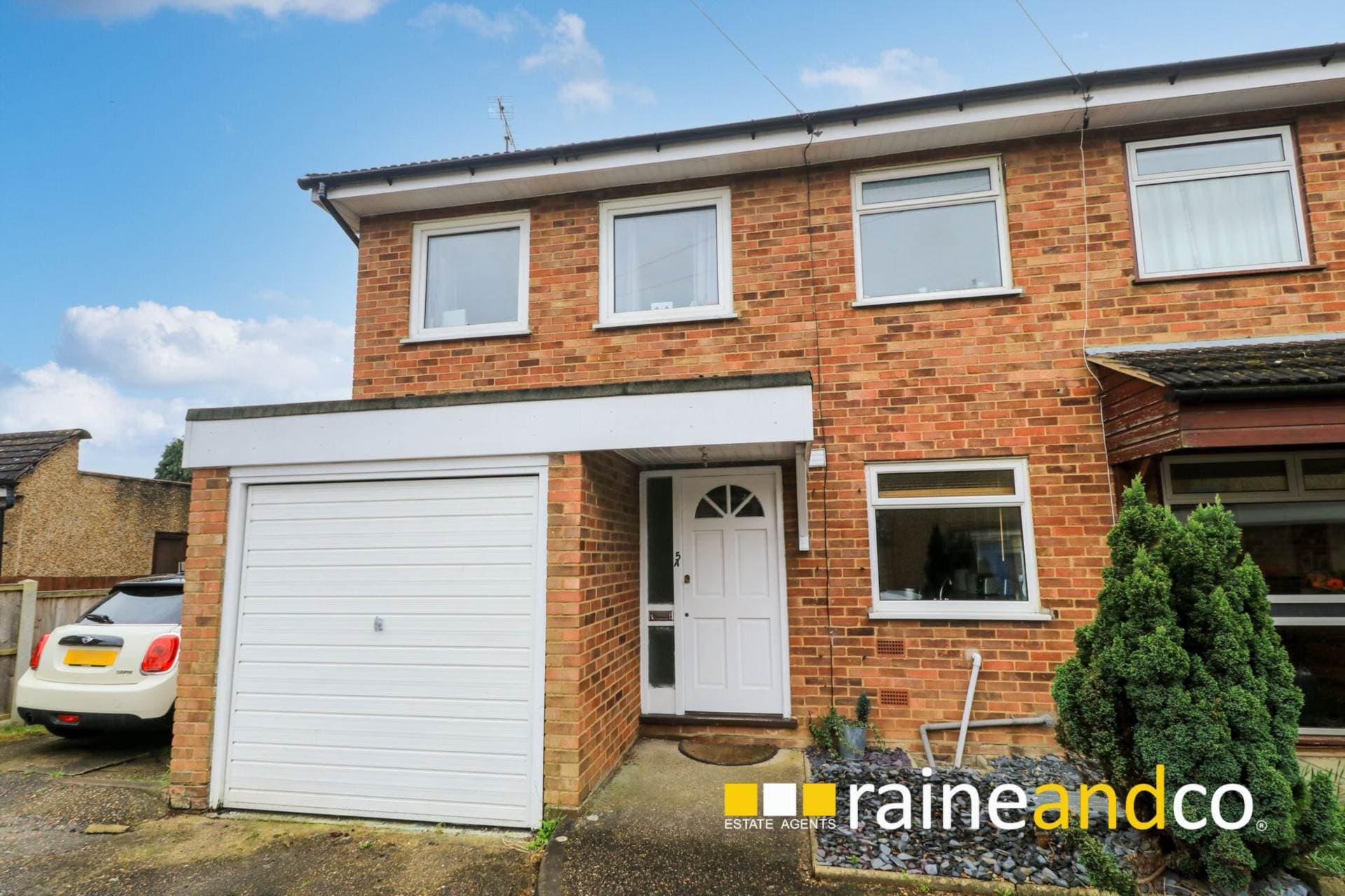 Holme Close, Hatfield