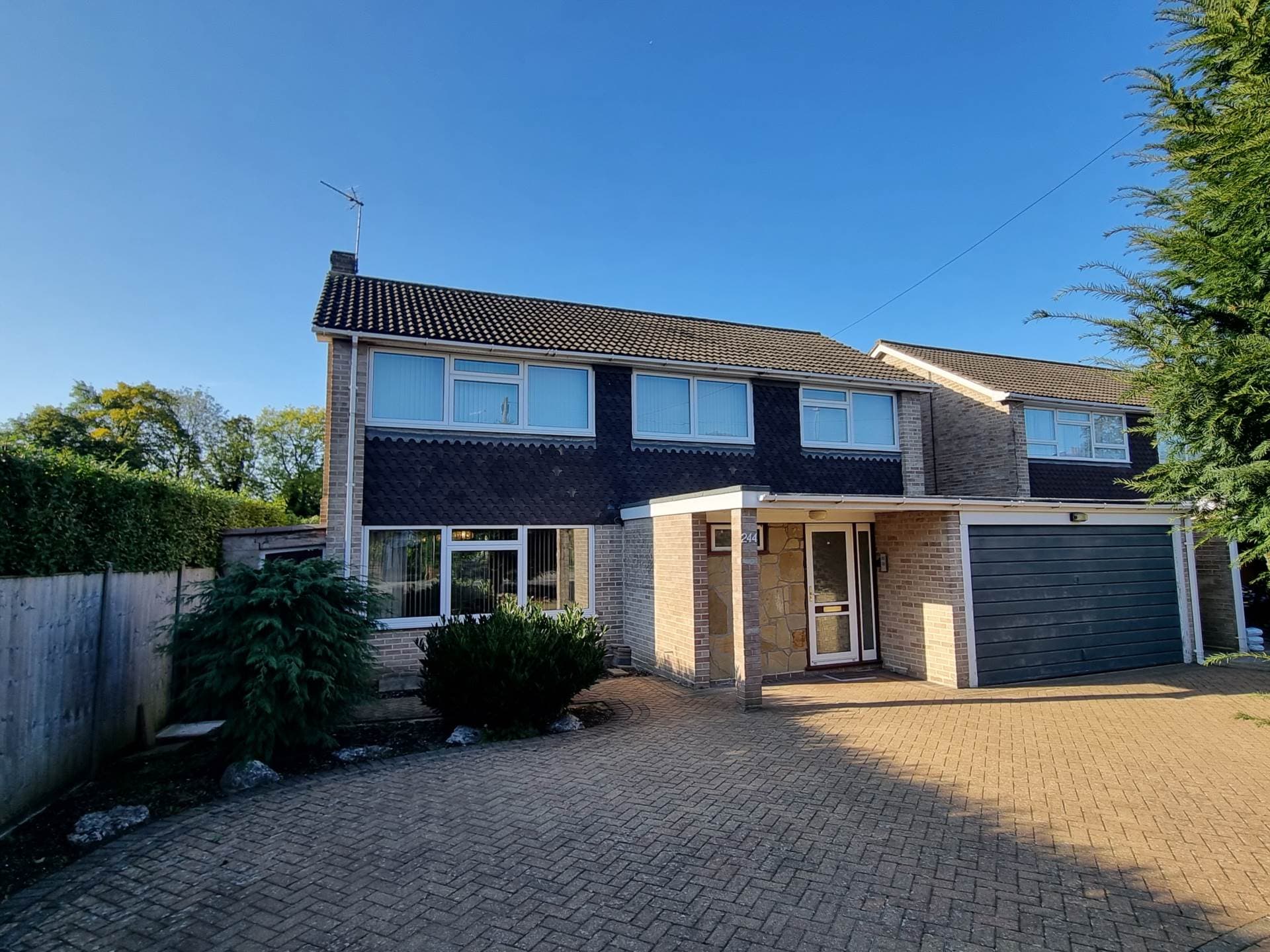 Darkes Lane, Potters Bar