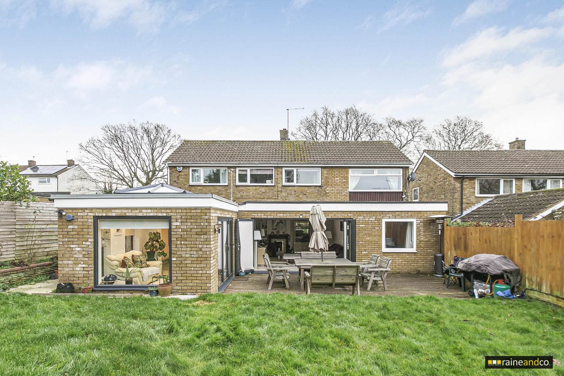 Elm Drive, Hatfield