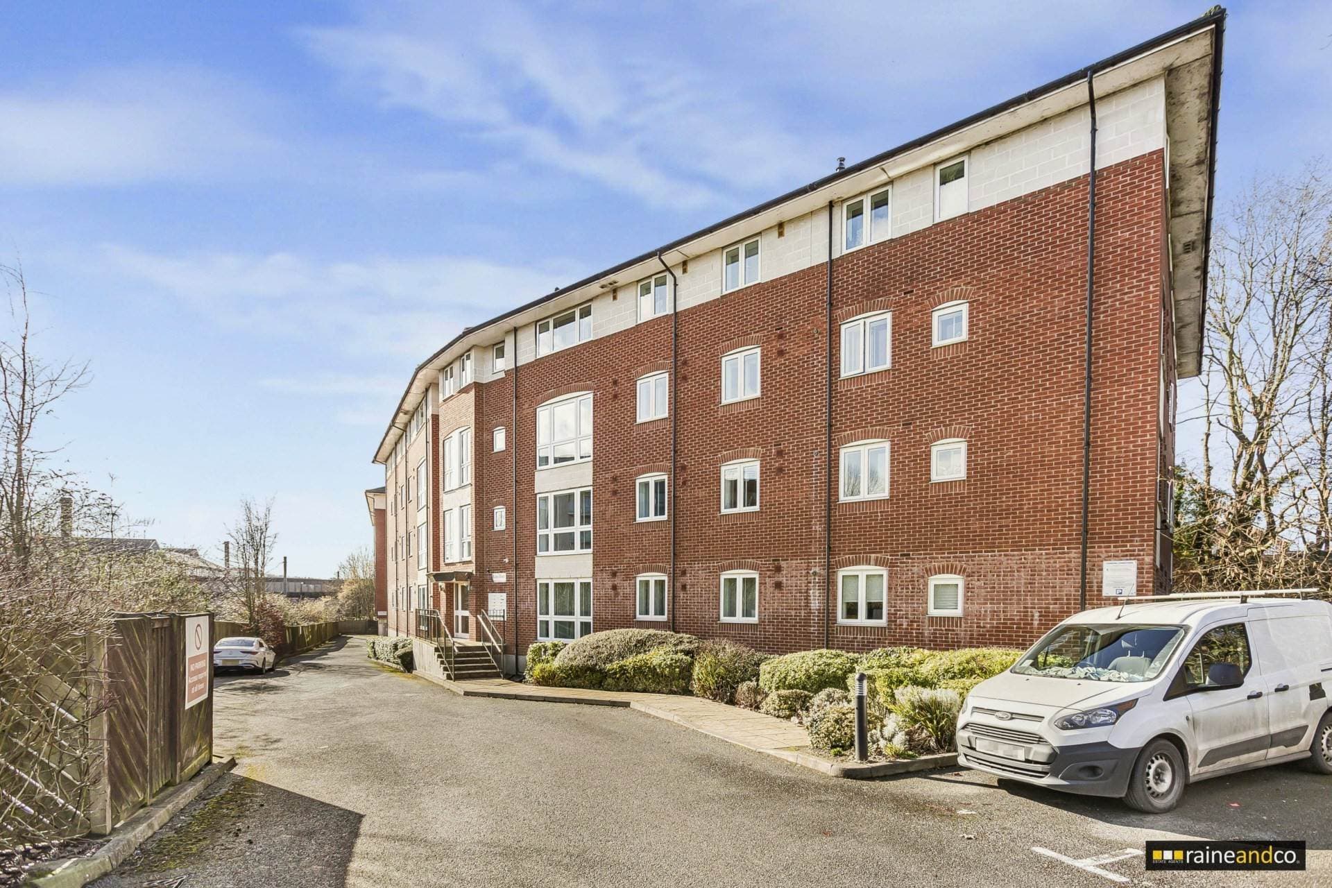 Kings Place North Drive, Hatfield