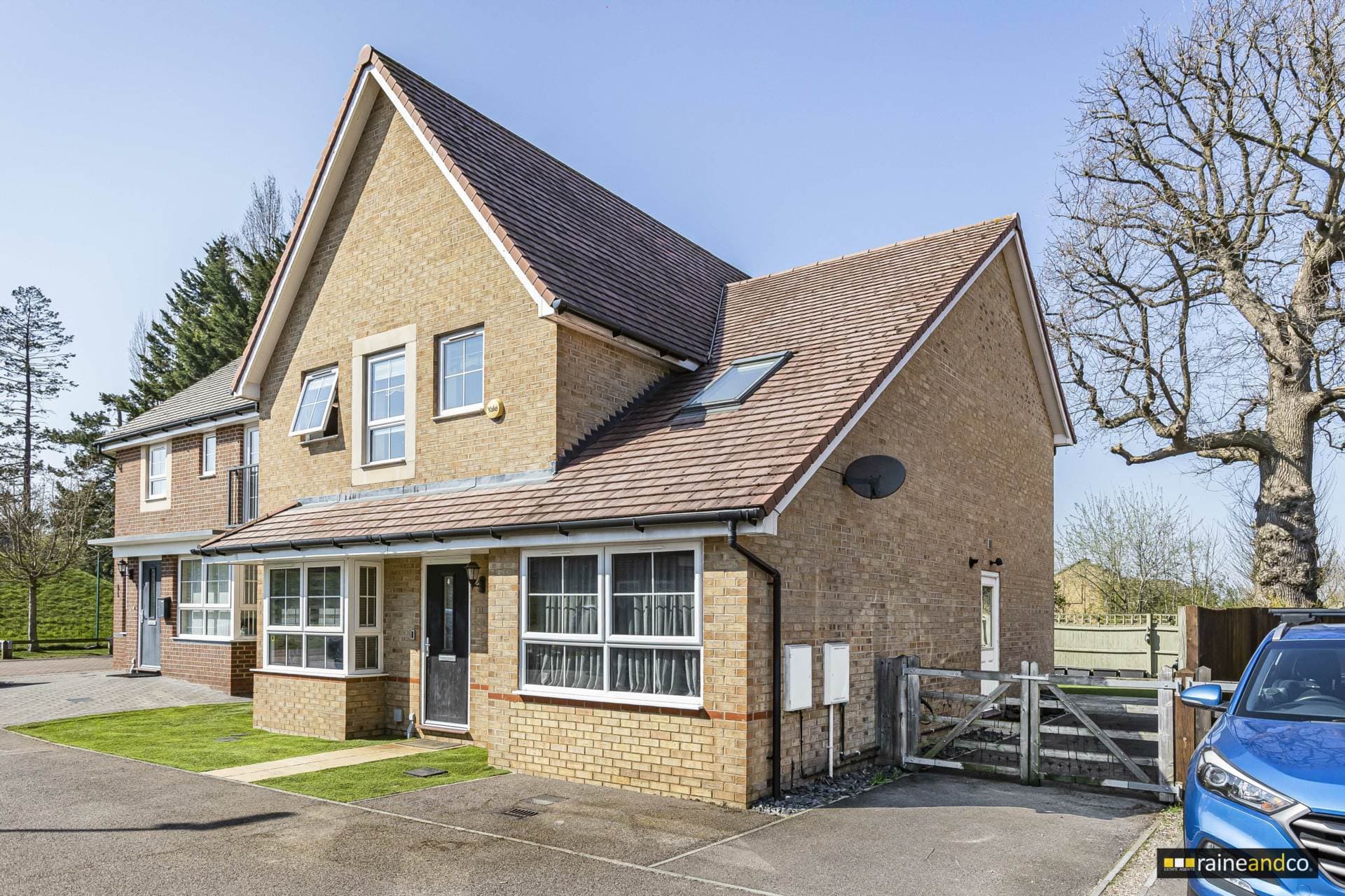Peregrine Way, Hatfield