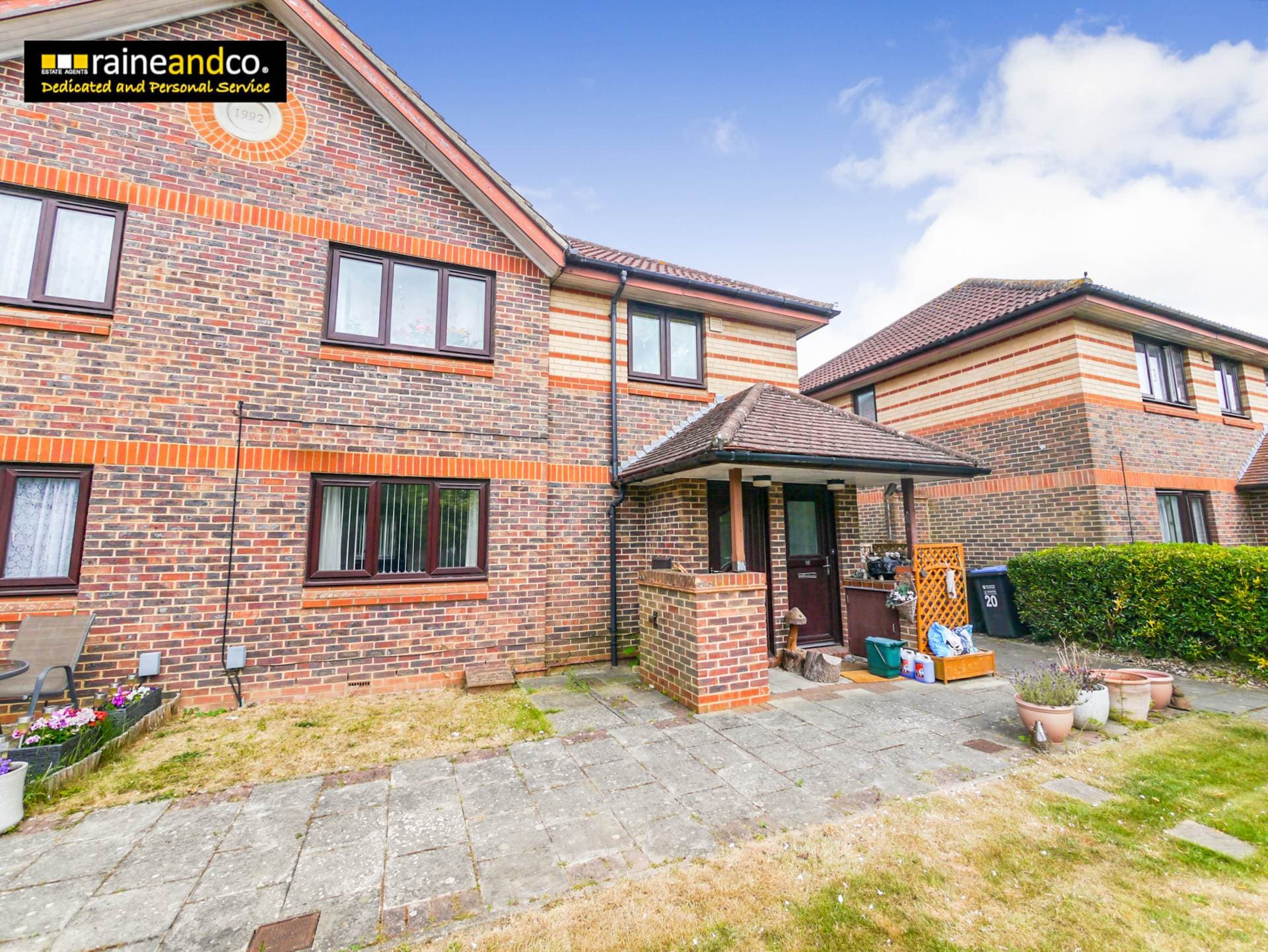 Woodpecker Close, Hatfield