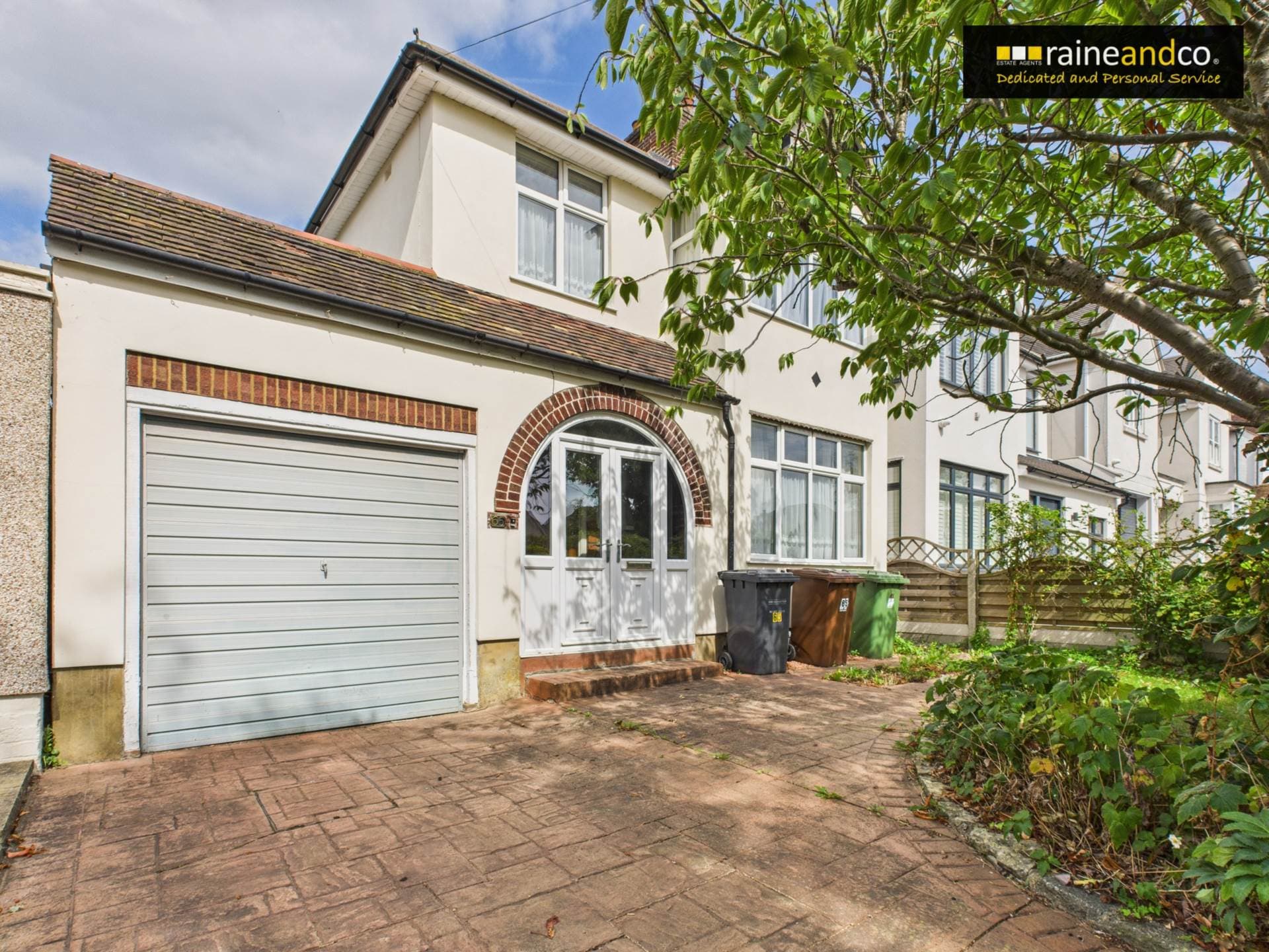 The Walk, Potters Bar