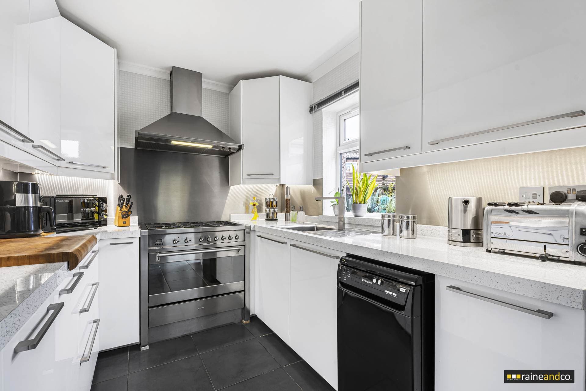 Stonecross Road, Hatfield