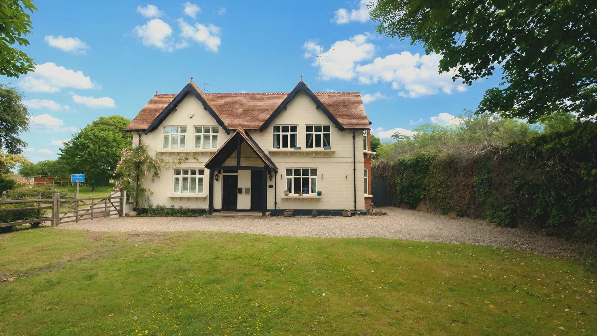 Mill Green Lodge, Hatfield