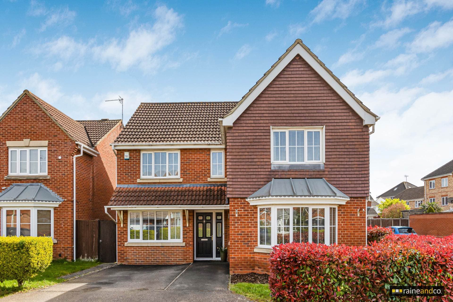 Large corner plot detached house in Hatfield Garden Village