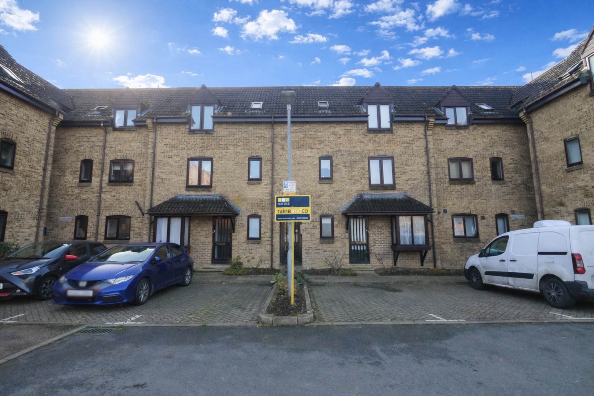 Jasmine Gardens, Hatfield